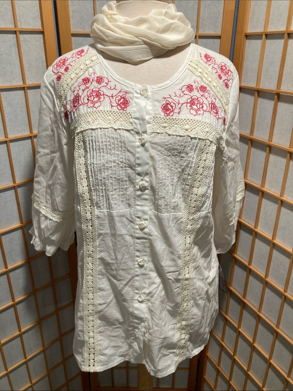 Women's White & Cream Button-Front Embroidered Crochet Detail Top (G32)
